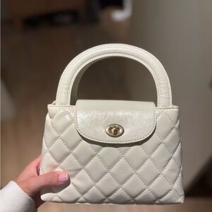 Quilted Cream Top-Handle Women's Bag with Gold Turnlock